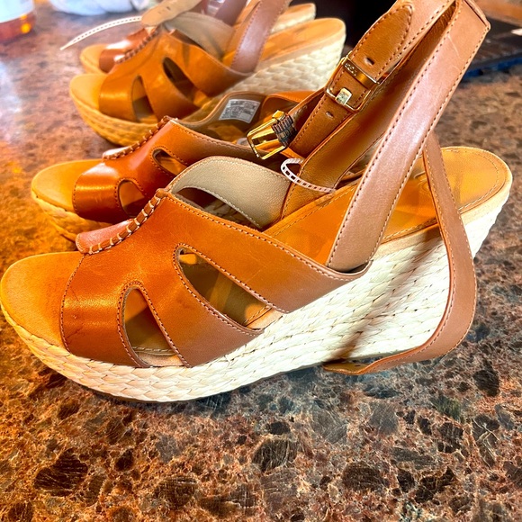 UGG heel sandals strappy SZ 10 NWT - Picture 2 of 11